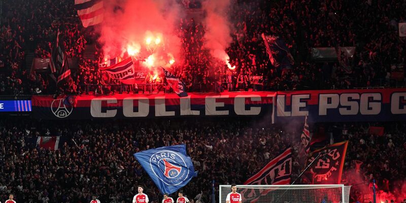 Die Fans von PSG feiern den Einzug ins Finale der Champions League. - Foto: Adam Davy/PA Wire/dpa
