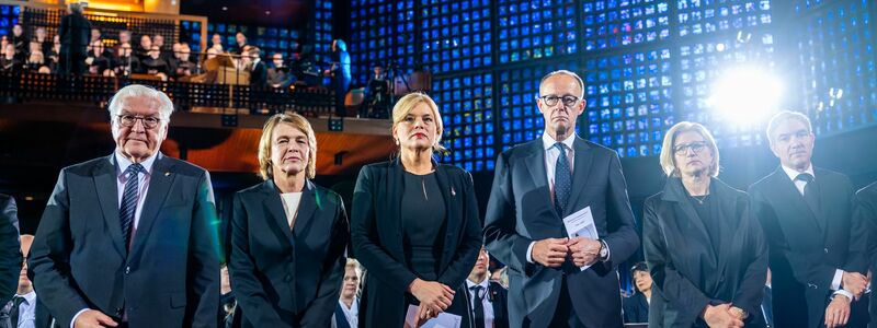 Weltkriegsgedenken beginnt mit ökumenischem Gottesdienst.  - Foto: Michael Kappeler/dpa