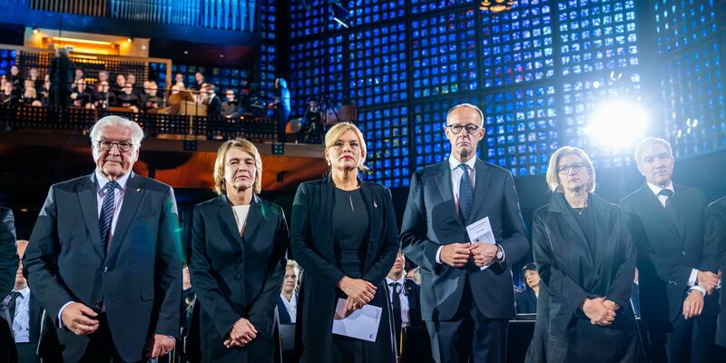 Weltkriegsgedenken beginnt mit ökumenischem Gottesdienst.  - Foto: Michael Kappeler/dpa