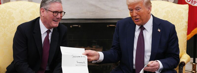 Trump (r.) gilt als Fans des britischen Königshauses. - Foto: Carl Court/PA Wire/dpa