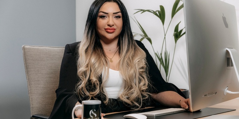 Aus Schmerz entsteht Stärke: Wie Canan Seckin ihre eigene Geschichte nutzt, um Frauen Flügel zu verleihen - Foto: presseportal.de