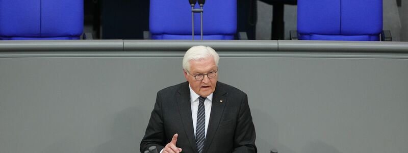 80 Jahre nach Kriegsende: Bundespräsident Steinmeier ruft zum Festhalten an den Lehren aus der NS-Diktatur auf. - Foto: Kay Nietfeld/dpa