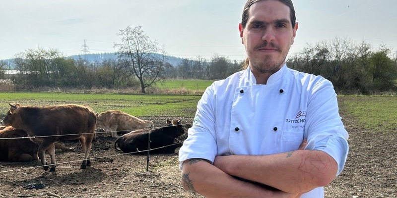 Niederbayern hat einen neuen BIOSpitzenkoch / Kevin Hufnagl vom Bio-Restaurant Land.Luft in Leberfing vertritt die Region künftig bei der Kochvereinigung der BIOSpitzenköche - Foto: presseportal.de