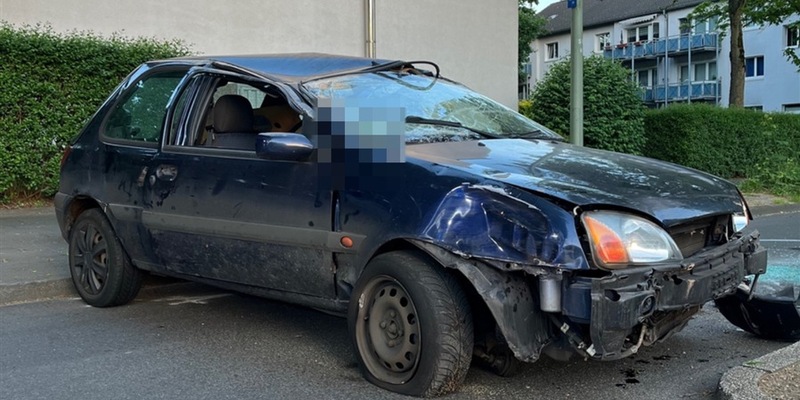 POL-DU: Neuenkamp: Auto überschlägt sich - Fahrer hat Glück im Unglück - Foto: presseportal.de