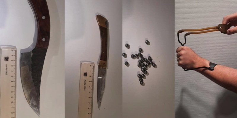 BPOLD FRA: Ohne Fahrschein, dafür mit Präzisionsschleuder und Messern: Bundespolizisten nehmen Mann am Fernbahnhof fest - Foto: presseportal.de