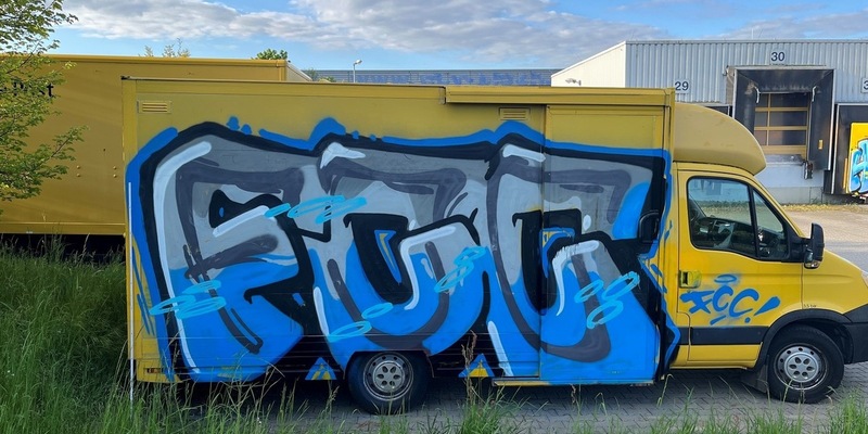 LPI-J: 18 Zustellfahrzeuge beschmiert - Foto: presseportal.de
