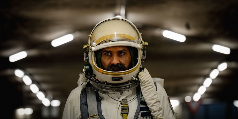 „KOSMOS CHEMNITZ“: MDR schickt „Karl Marx“ als Kosmonaut ins Europäische Kulturhauptstadtjahr 2025 - Foto: presseportal.de