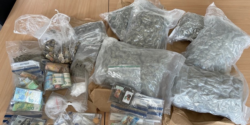 POL-DA: Odenwaldkreis: Festnahme und Durchsuchungsmaßnahmen wegen des Verdachts des illegalen Waffen- und Betäubungsmittelhandels im Rhein-Main-Gebiet - Foto: presseportal.de