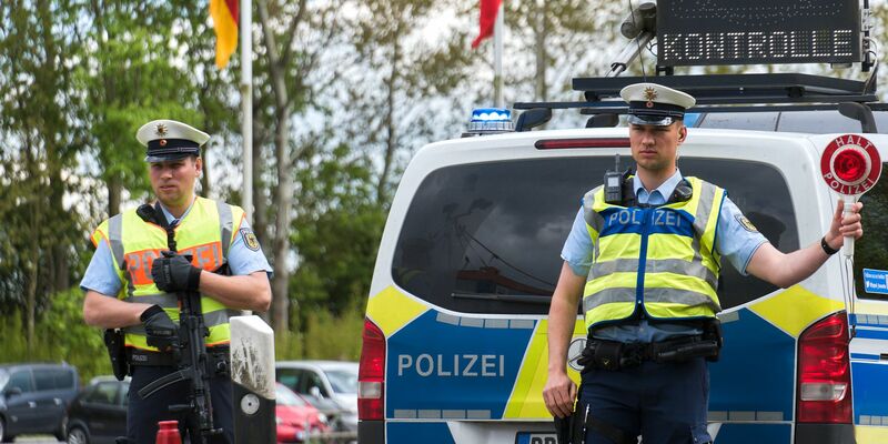 Die deutschen Grenzen werden nach Anweisung des Bundesinnenministers stärker kontrolliert.  - Foto: Marcus Golejewski/dpa