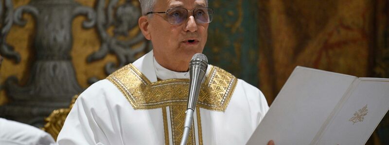 Die Männer, die bis gestern noch seine Mit-Kardinäle waren, sprach Leo in seiner Predigt direkt an: Er zähle auf sie, sagte er. - Foto: Uncredited/Vatican media/AP/dpa