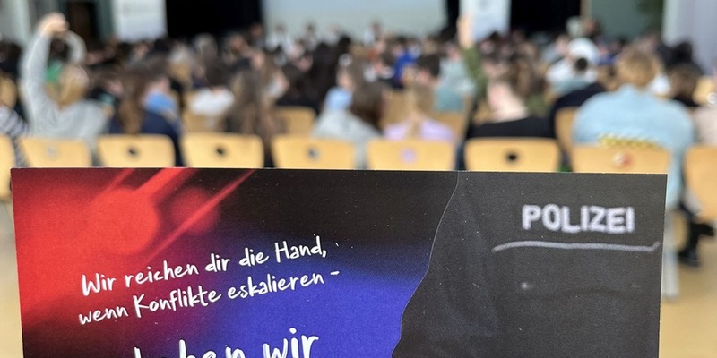 POL-RTK: Erste Veranstaltung der Dialogreihe Cops im Dialog - Polizei und Schule im Austausch im Zuständigkeitsbereich des Polizeipräsidiums Westhessen, - Foto: presseportal.de