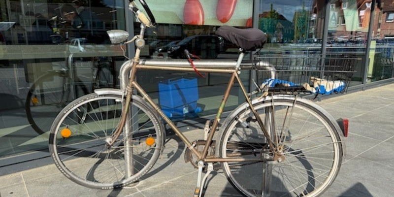 POL-LG: ++ Polizei sucht Hinweise zur Identität eines Verstorbenen ++ Mann schlägt 12-Jährigen am Busbahnhof ++ Schwerer Verkehrsunfall auf Bundesstraße ++ Mit fast zwei Promille auf E-Scooter unterwegs ++ - Foto: presseportal.de