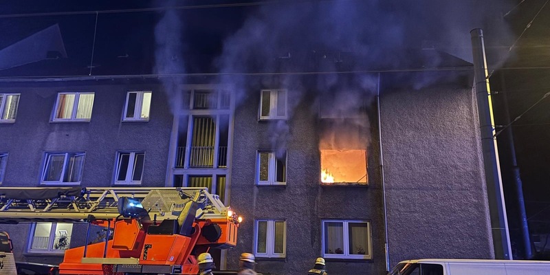 FW-E: Nächtlicher Wohnungsbrand - keine Verletzten - Foto: presseportal.de