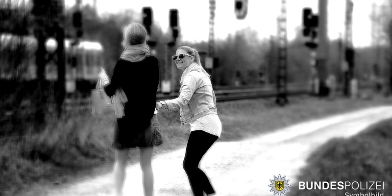 Bundespolizeidirektion München: Jugendlicher bei Bahnunfall schwer verletzt / Bundespolizei warnt vor Gefahren im Gleisbereich - Foto: presseportal.de