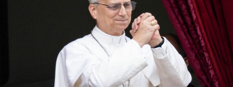 Mit einer Botschaft für den Frieden: Der neue Papst. - Foto: Marijan Murat/dpa