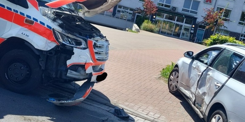 POL-VER: +++ Unfallflucht in Oyten +++ Unfall mit Rettungswagen im Einsatz +++ Alkoholisiert am Steuer +++ Dreiste Diebe +++ - Foto: presseportal.de