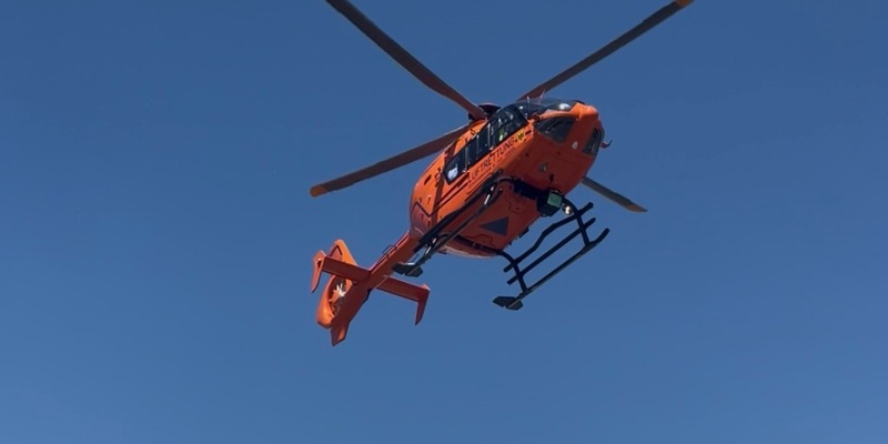 FW-OB: Rettungshubschrauber landet auf Parkplatz zur Unterstützung des Rettungsdienstes - Foto: presseportal.de