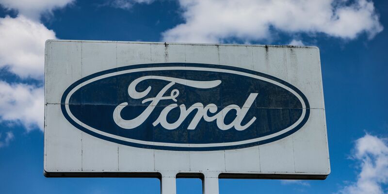 Das Angebot an Ford-Neuwagen auf dem Gelände des Kölner Werks ist groß, die Nachfrage aber hat noch Luft nach oben. - Foto: Oliver Berg/dpa