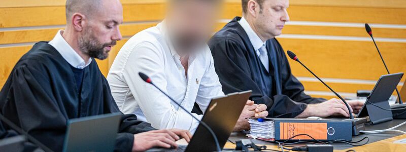Der wegen des Verdachts der Bestechlichkeit inhaftierte Staatsanwalt bestreitet, von einer Drogenbande Geld angenommen zu haben. (Archivbild)  - Foto: Moritz Frankenberg/dpa