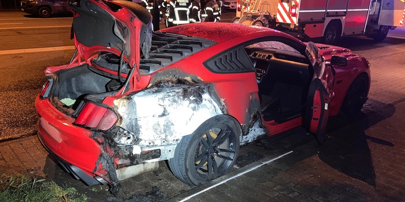 POL-KS: Ford Mustang in Weserstraße in Brand gesetzt: Kripo sucht Zeugen - Foto: presseportal.de