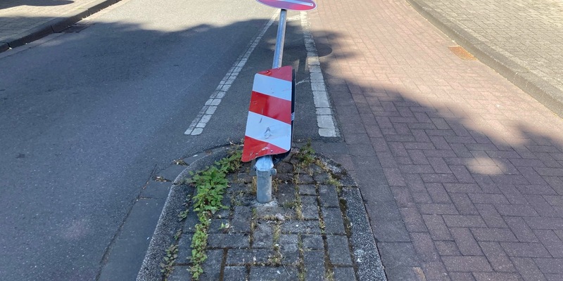 POL-COE: Coesfeld, Hohe Lucht/ Lkw fährt Mast um - Foto: presseportal.de