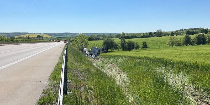 API-TH: Vollsperrung nach Lkw-Unfall mit Gefahrgut - Foto: presseportal.de