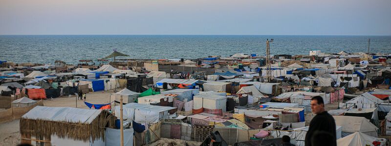 Im Gazastreifen ist praktisch die gesamte Bevölkerung vertrieben (Archivbild).  - Foto: Rizek Abdeljawad/XinHua/dpa
