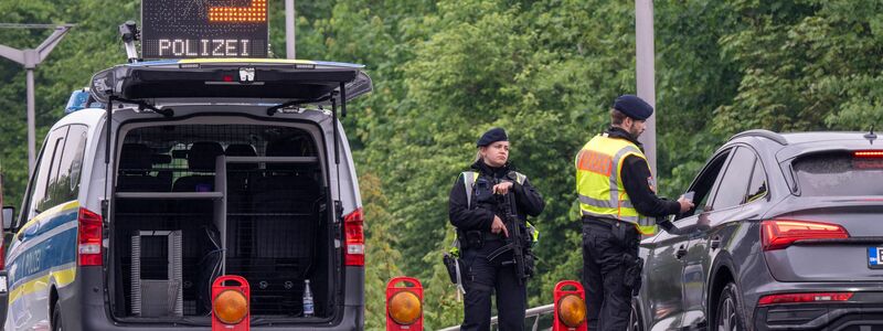 Für die Bundespolizei gab es vergangene Woche neue Anweisungen, was die Grenzkontrollen und die Zurückweisung auch von Asylsuchenden betrifft. (Archivfoto) - Foto: Peter Kneffel/dpa
