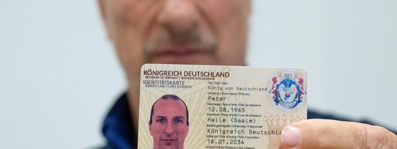 Der Verein habe von seinen Anhängern «ganz erhebliche Vermögenswerte» erlangt, heißt es im Verfassungsschutzbericht für das Jahr 2023. (Archivbild) - Foto: Hendrik Schmidt/dpa