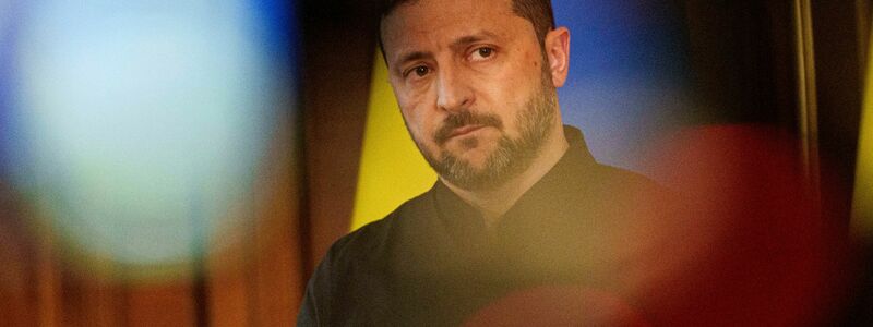 Selenskyj will in Istanbul auf Putin warten. (Archivbild) - Foto: Evgeniy Maloletka/AP/dpa