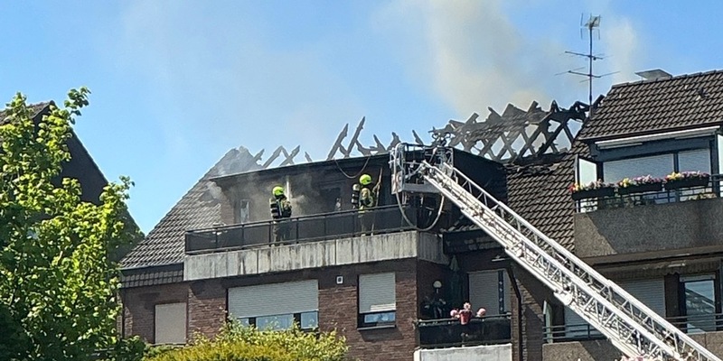 FW-BOT: Mehrfamilienhaus nach Dachstuhlbrand unbewohnbar - Foto: presseportal.de