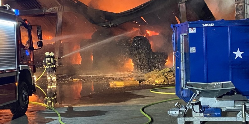 POL-PDTR: Großbrand in Industriegebiet Hermeskeil - Foto: presseportal.de