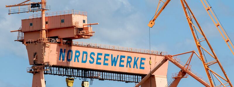 Auf dem Gelände der früheren Emder Nordseewerke sollen künftig Schiffe recycelt werden. (Archivbild) - Foto: Hauke-Christian Dittrich/dpa