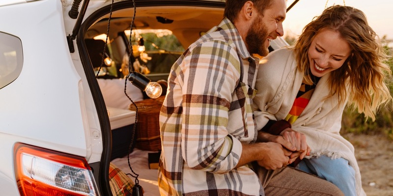 Romantik auf vier Rädern / Männer fahren beim Date lieber selbst - Frauen lassen sich chauffieren - Foto: presseportal.de