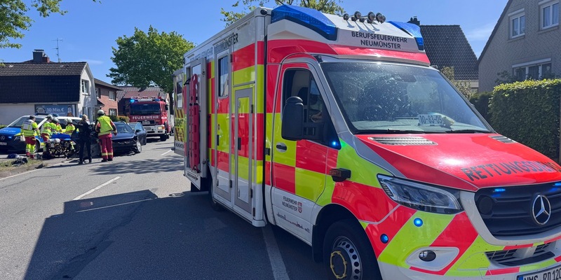 FW Neumünster: Verkehrsunfall in der Wasbeker Straße - Drei Verletzte ins Krankenhaus eingeliefert - Foto: presseportal.de