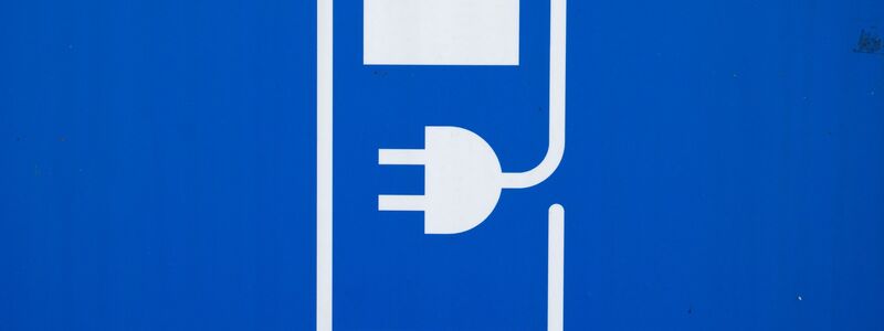 Der VDA fordert mehr Tempo beim Ausbau der Ladeinfrastruktur. (Archivbild) - Foto: Sven Hoppe/dpa