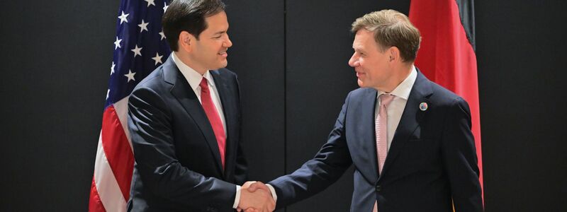 Stellt sich hinter die Forderungen von Trump: Außenminister Johann Wadephul (r.), hier mit seinem US-Kollegen Marco Rubio. - Foto: Sebastian Christoph Gollnow/dpa