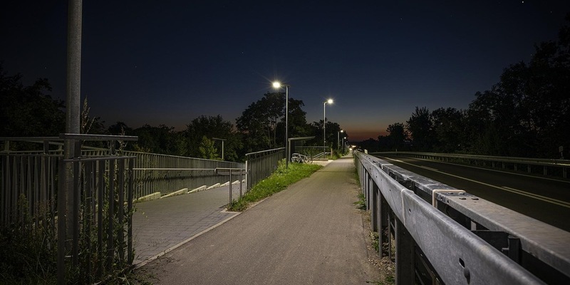 400 Kommunen. 0 Werbung. 1 Modell. Ronotic wuchs als deutsches Unternehmen ganz leise zur gefragten Marke für Solar-Straßenbeleuchtung und startet jetzt die Expansion in Europa und den USA - Foto: presseportal.de