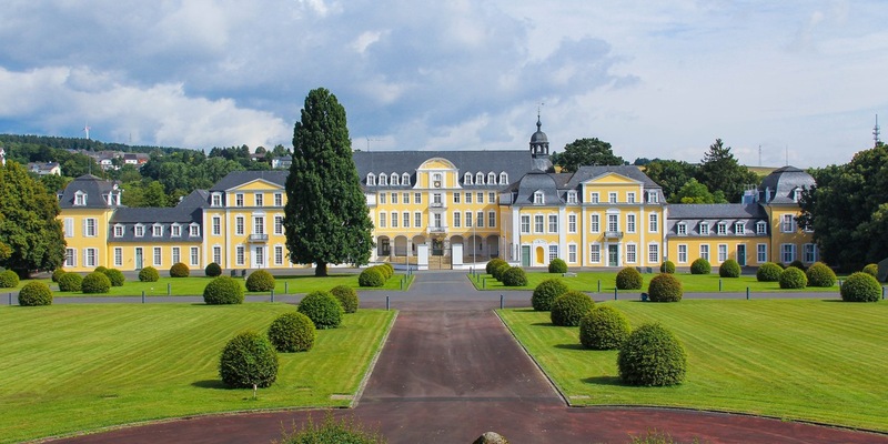 Feierlicher Appell und Serenade anlässlich der Kommandoübergabe des Kommandos Regionale Sanitätsdienstliche Unterstützung (Kdo RegSanUstg) in Diez am 19. Mai 2025. - Foto: presseportal.de