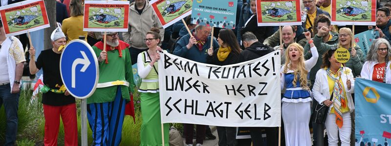 Der Dax-Konzern wirbt mit guten Zahlen und ehrgeizigen Zielen für seine Eigenständigkeit. (Archivbild) - Foto: Arne Dedert/dpa