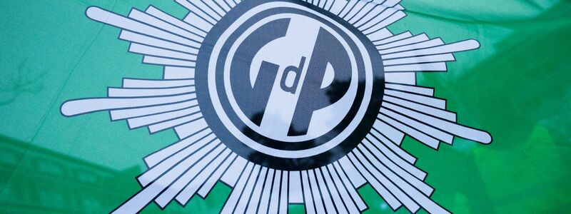 Die Gewerkschaft der Polizei (GdP) sagt, ohne mehr Personal seien die Grenzkontrollen auf dem aktuellen Niveau nicht lange durchzuhalten. (Symbolbild) - Foto: Christophe Gateau/dpa