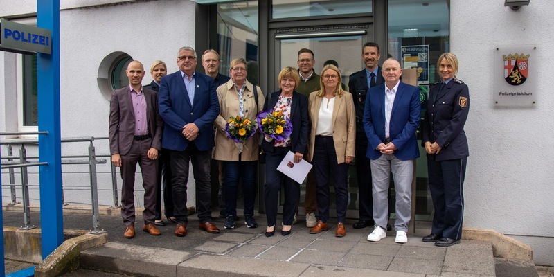 POL-PPTR: Polizeipräsidium Trier verabschiedet drei Mitarbeitende in den Ruhestand - Foto: presseportal.de