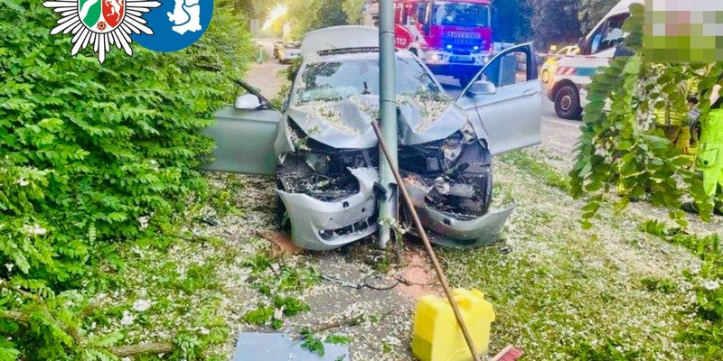 POL-DU: Alt-Homberg: BMW kollidiert mit Straßenlaterne - Foto: presseportal.de