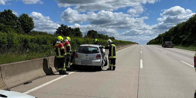 API-TH: Vollsperrung nach Verkehrsunfall - Foto: presseportal.de