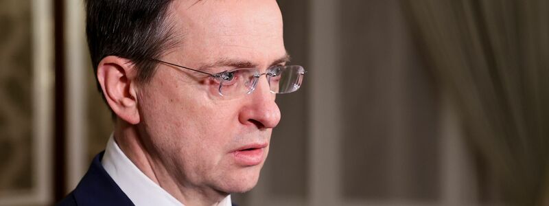 Der russische Verhandlungsführer Medinski gilt in Moskau als politisches Leichtgewicht. - Foto: Sergei Kholodilin/BelTA/AP/dpa