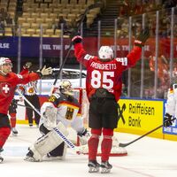 Die deutschen Eishockey-Nationalspieler sahen beim 1:5 gegen die Schweiz vor allem im zweiten Drittel meist nur zu. - Foto: Salvatore Di Nolfi/KEYSTONE/dpa