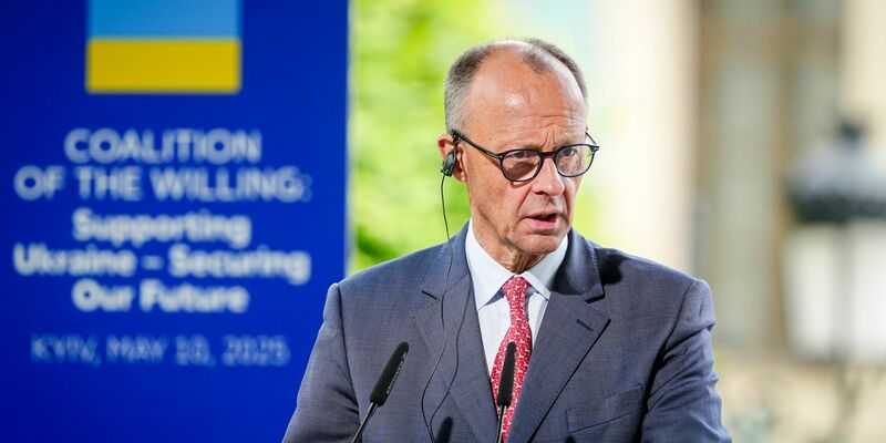 Zum zweiten Mal innerhalb von acht Tagen redet Merz in einer Generaldebatte im Bundestag. (Archivbild) - Foto: Kay Nietfeld/dpa
