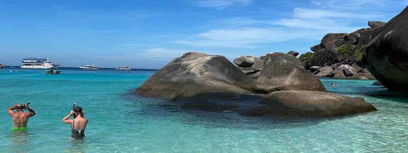 Die Similan Islands mit ihren Granitformationen sind bei Tagestouristen aus aller Welt beliebt - und dürfen sich jetzt wieder erholen. (Archivbild) - Foto: Carola Frentzen/dpa