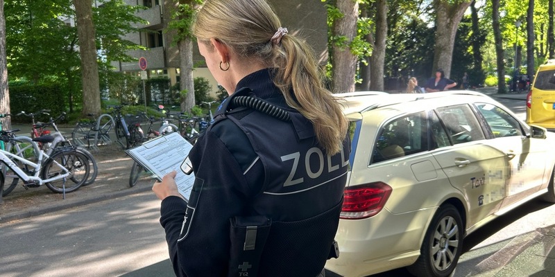 HZA-MS: Mindestlohn wird offenbar nicht immer gezahlt / Zoll kontrolliert Taxiunternehmen in Münster - Foto: presseportal.de