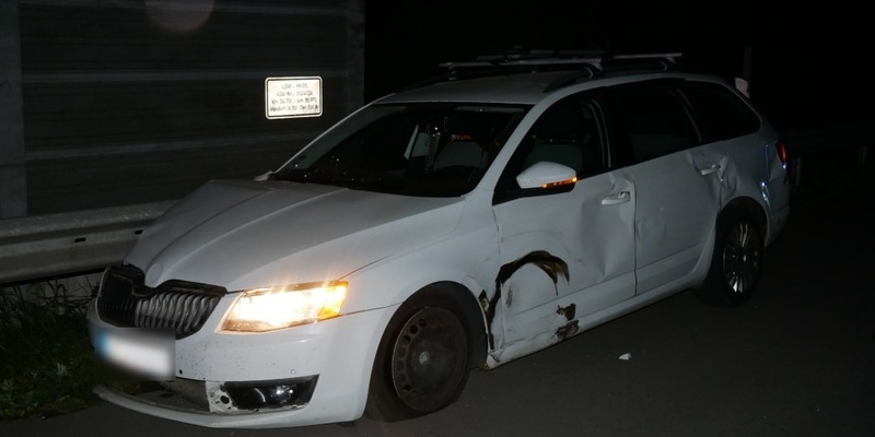 POL-ROW: ++ Verkehrsunfall mit drei Pkw auf der A1: Polizei sucht flüchtigen Unfallverursacher ++ - Foto: presseportal.de